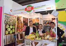 Mr Dennis Nghia Than Trong (a member of the board) and his colleagues from Viet Agricultural Science.